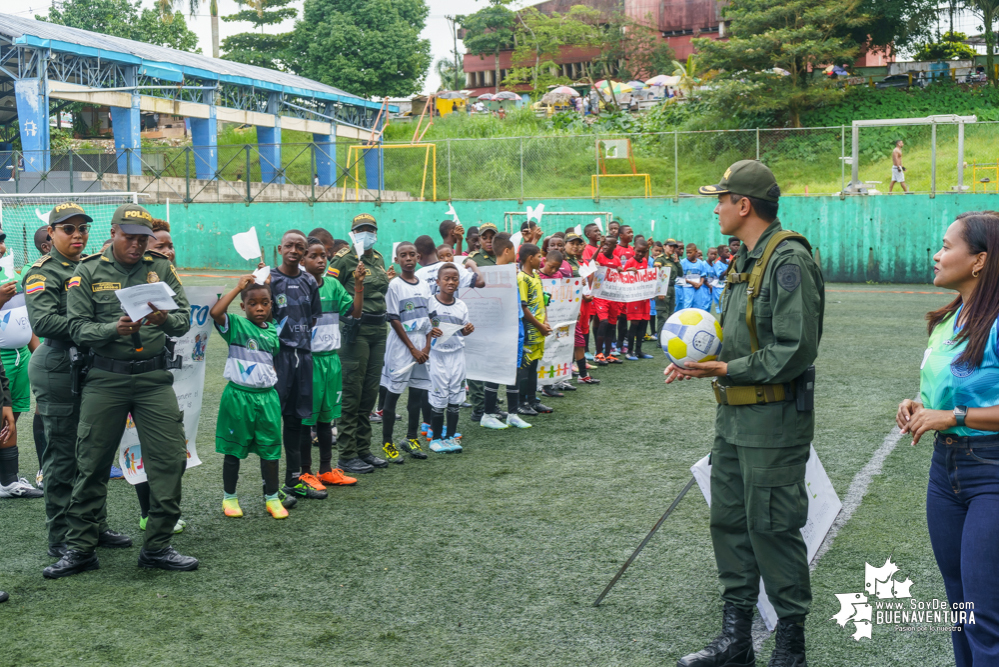 Avanza con éxito el torneo de fútbol Copa Sin Fronteras, auspiciado por la Policía, la Diócesis de Buenaventura y la Fundación Étikaverde para menores de 10 años