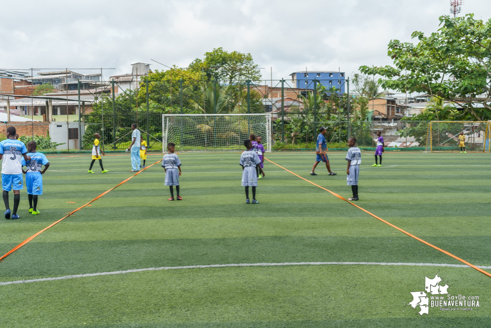 Avanza con éxito el torneo de fútbol Copa Sin Fronteras, auspiciado por la Policía, la Diócesis de Buenaventura y la Fundación Étikaverde para menores de 10 años