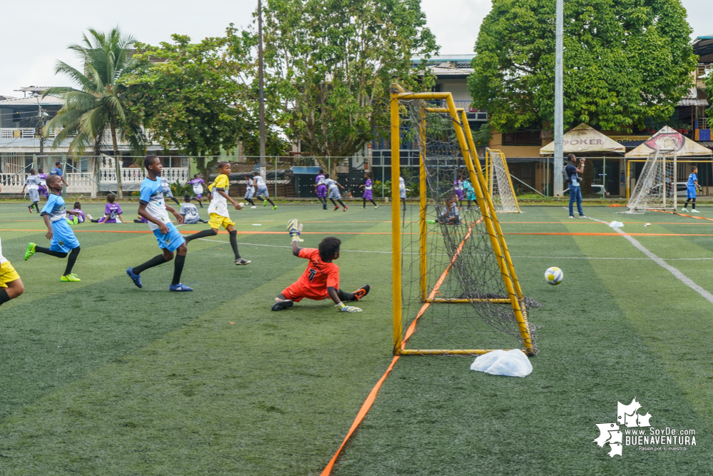 Avanza con éxito el torneo de fútbol Copa Sin Fronteras, auspiciado por la Policía, la Diócesis de Buenaventura y la Fundación Étikaverde para menores de 10 años