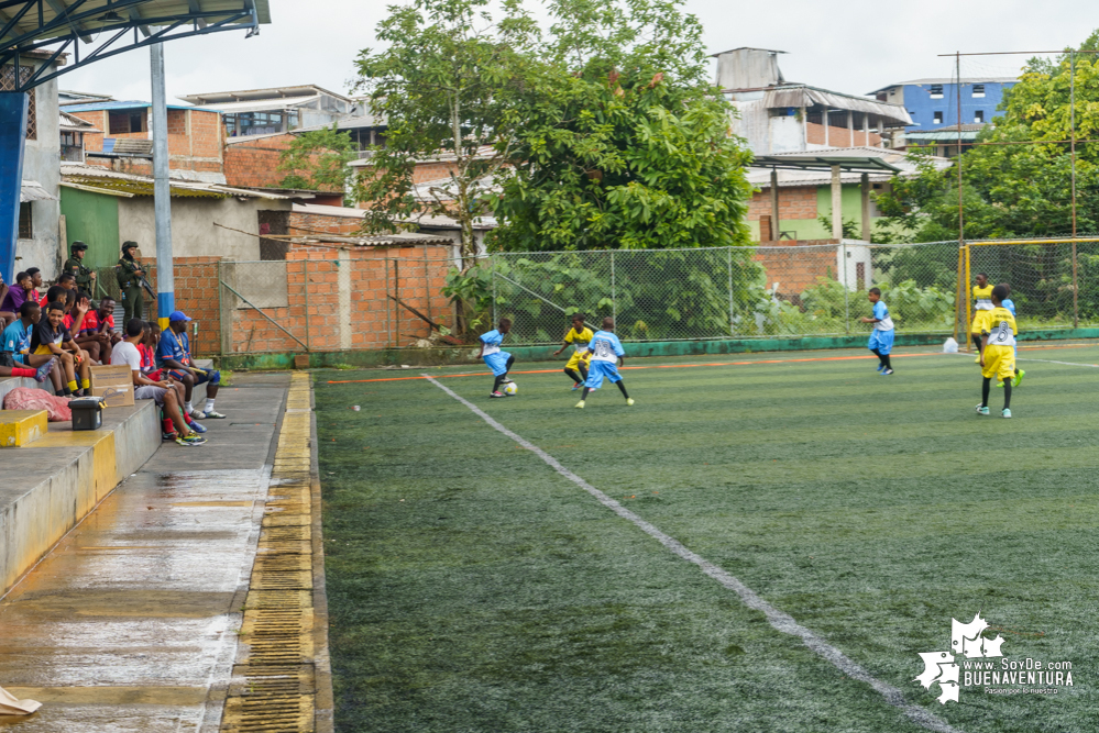 Avanza con éxito el torneo de fútbol Copa Sin Fronteras, auspiciado por la Policía, la Diócesis de Buenaventura y la Fundación Étikaverde para menores de 10 años