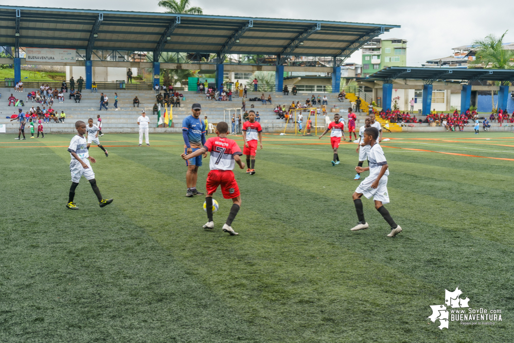 Avanza con éxito el torneo de fútbol Copa Sin Fronteras, auspiciado por la Policía, la Diócesis de Buenaventura y la Fundación Étikaverde para menores de 10 años