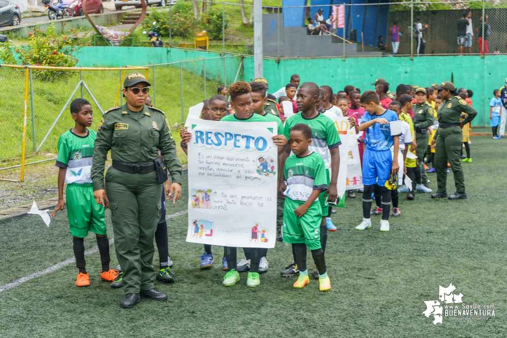 Avanza con éxito el torneo de fútbol Copa Sin Fronteras, auspiciado por la Policía, la Diócesis de Buenaventura y la Fundación Étikaverde para menores de 10 años
