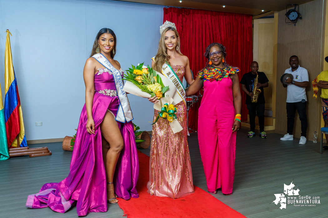 Se realizó la imposición de la banda a la Srta. Buenaventura, Luisa