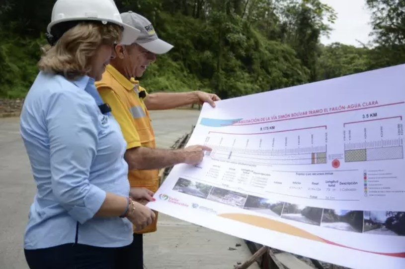 Con un avance del 70 % en las obras de rehabilitación, la vía Simón Bolívar entre El Pailón y Aguaclara en Buenaventura, se consolida como un corredor turístico