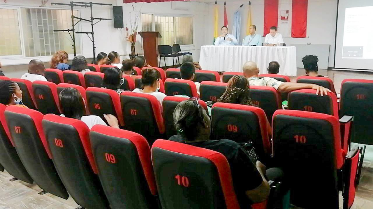 La Universidad del Valle y la Alcaldía Distrital de Buenaventura iniciaron diplomados para líderes comunitarios