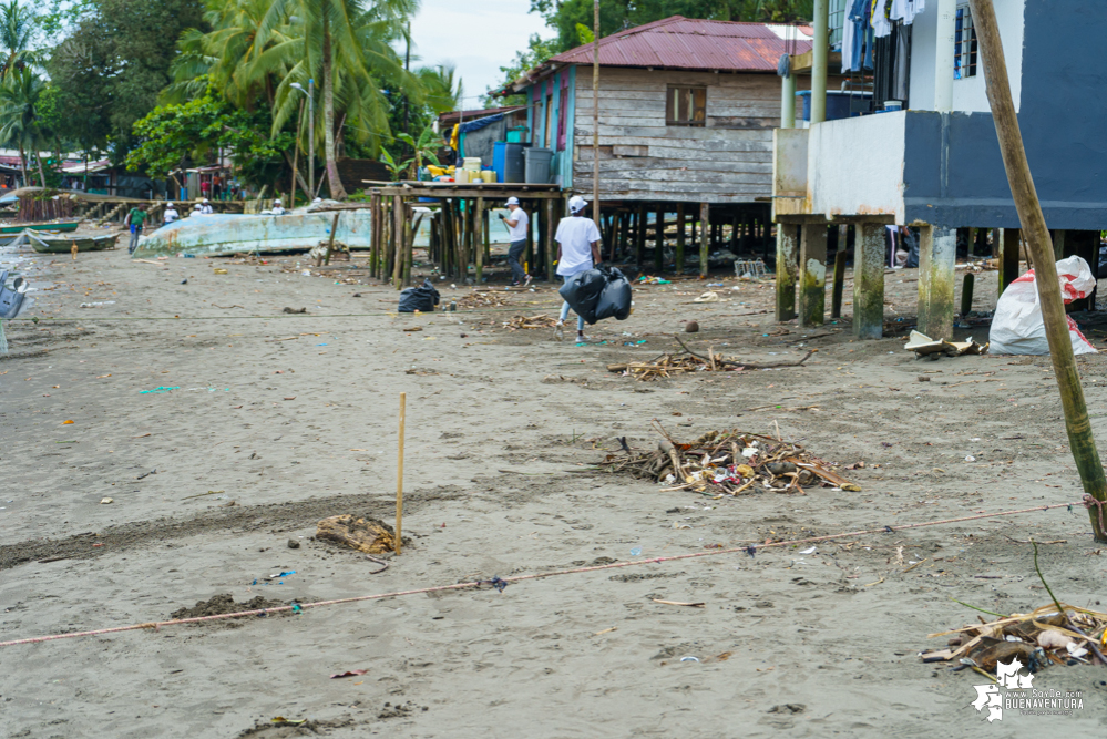 La Asociación de Gestores Ambientales del Pacífico realizó jornada de limpieza de playas en La Bocana en el sector de Changai