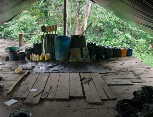 Fueron destruidos dos semisumergibles y diez laboratorios para el procesamiento de cocaína en Nariño y Cauca