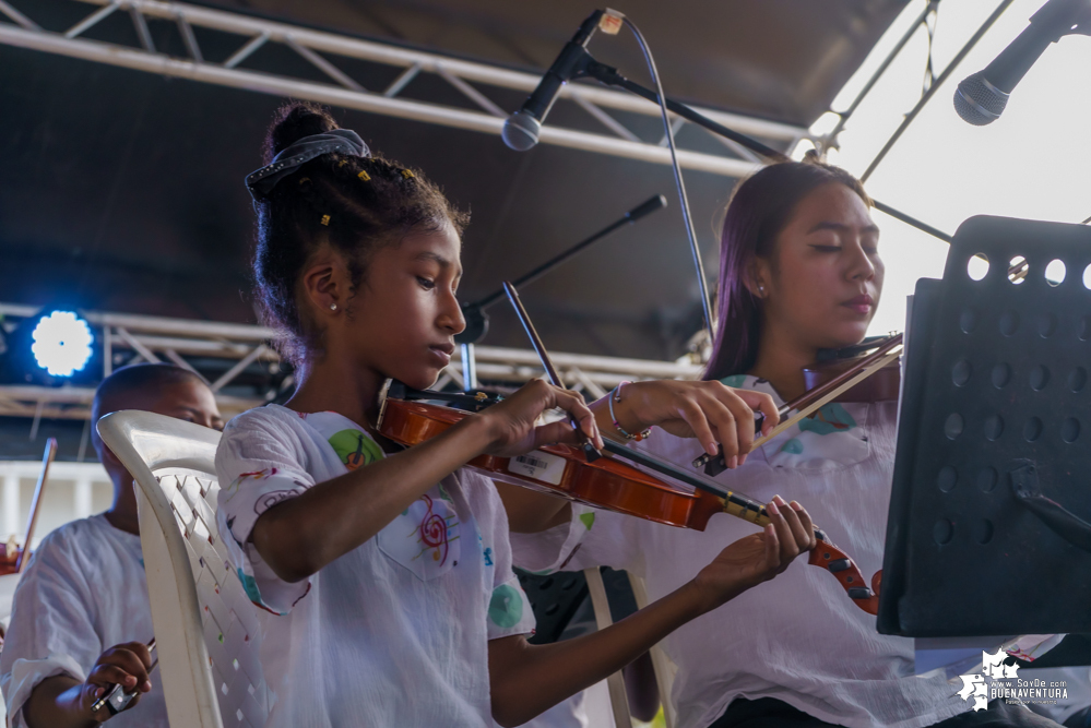 Niños, niñas y jóvenes de Buenaventura demostraron sus aptitudes musicales en el Estallido Cultural por la Paz y por la Vida