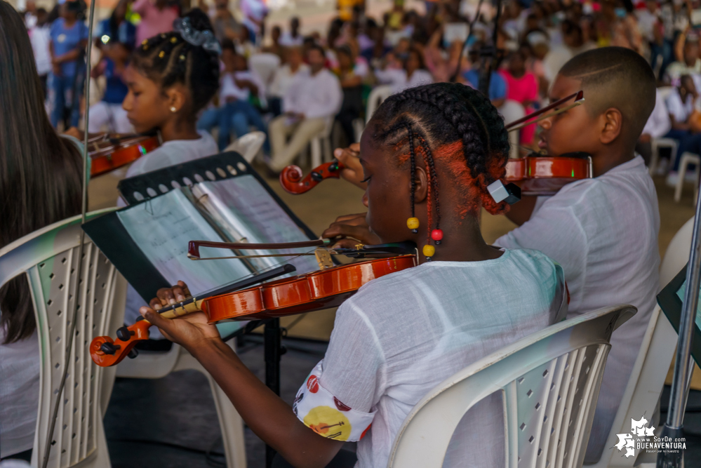 Niños, niñas y jóvenes de Buenaventura demostraron sus aptitudes musicales en el Estallido Cultural por la Paz y por la Vida