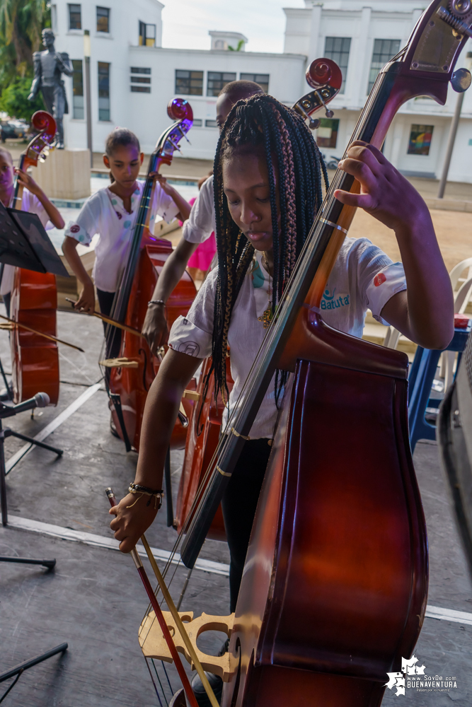 Niños, niñas y jóvenes de Buenaventura demostraron sus aptitudes musicales en el Estallido Cultural por la Paz y por la Vida