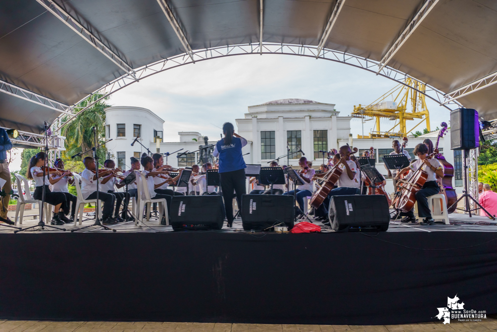 Niños, niñas y jóvenes de Buenaventura demostraron sus aptitudes musicales en el Estallido Cultural por la Paz y por la Vida
