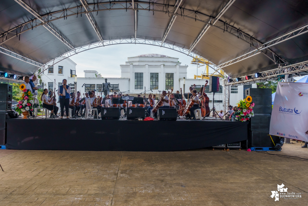 Niños, niñas y jóvenes de Buenaventura demostraron sus aptitudes musicales en el Estallido Cultural por la Paz y por la Vida
