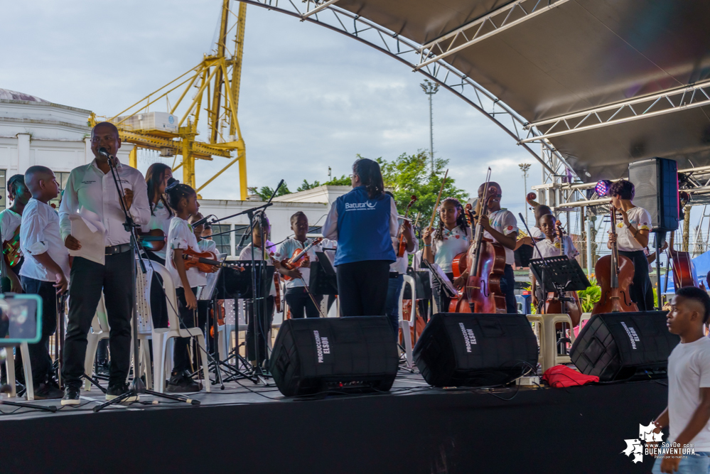 Niños, niñas y jóvenes de Buenaventura demostraron sus aptitudes musicales en el Estallido Cultural por la Paz y por la Vida