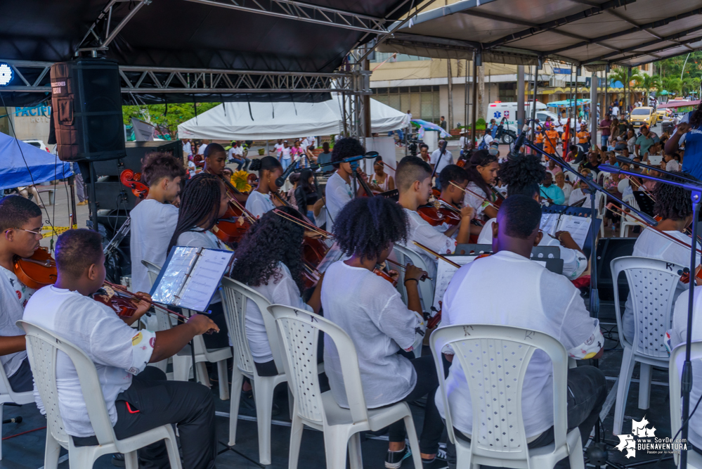 Niños, niñas y jóvenes de Buenaventura demostraron sus aptitudes musicales en el Estallido Cultural por la Paz y por la Vida