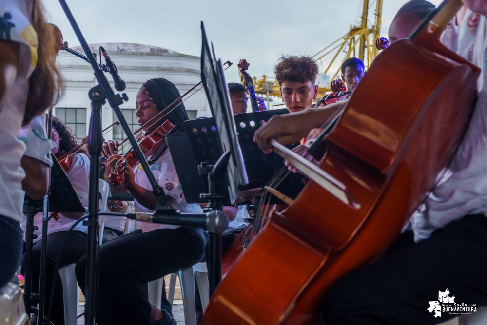 Niños, niñas y jóvenes de Buenaventura demostraron sus aptitudes musicales en el Estallido Cultural por la Paz y por la Vida