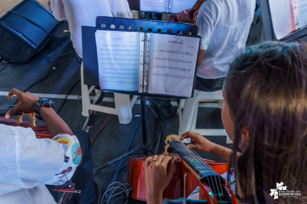 Niños, niñas y jóvenes de Buenaventura demostraron sus aptitudes musicales en el Estallido Cultural por la Paz y por la Vida