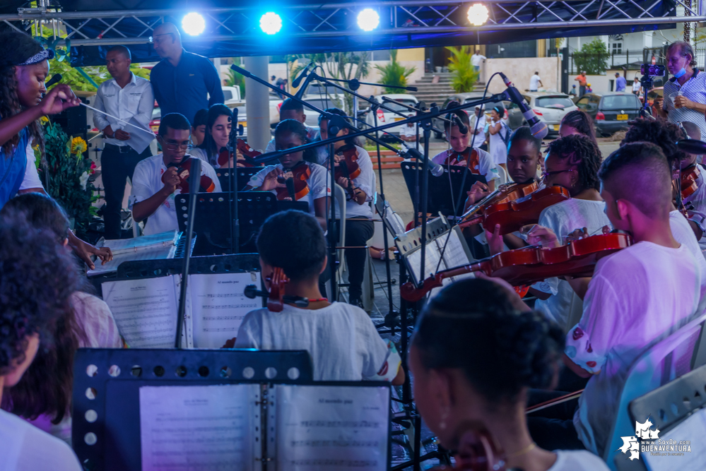 Niños, niñas y jóvenes de Buenaventura demostraron sus aptitudes musicales en el Estallido Cultural por la Paz y por la Vida