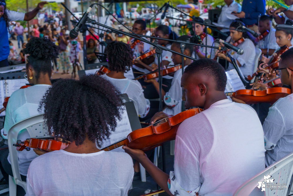 Niños, niñas y jóvenes de Buenaventura demostraron sus aptitudes musicales en el Estallido Cultural por la Paz y por la Vida