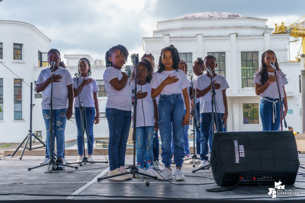 Niños, niñas y jóvenes de Buenaventura demostraron sus aptitudes musicales en el Estallido Cultural por la Paz y por la Vida