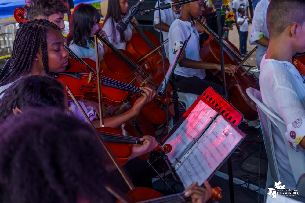 Niños, niñas y jóvenes de Buenaventura demostraron sus aptitudes musicales en el Estallido Cultural por la Paz y por la Vida