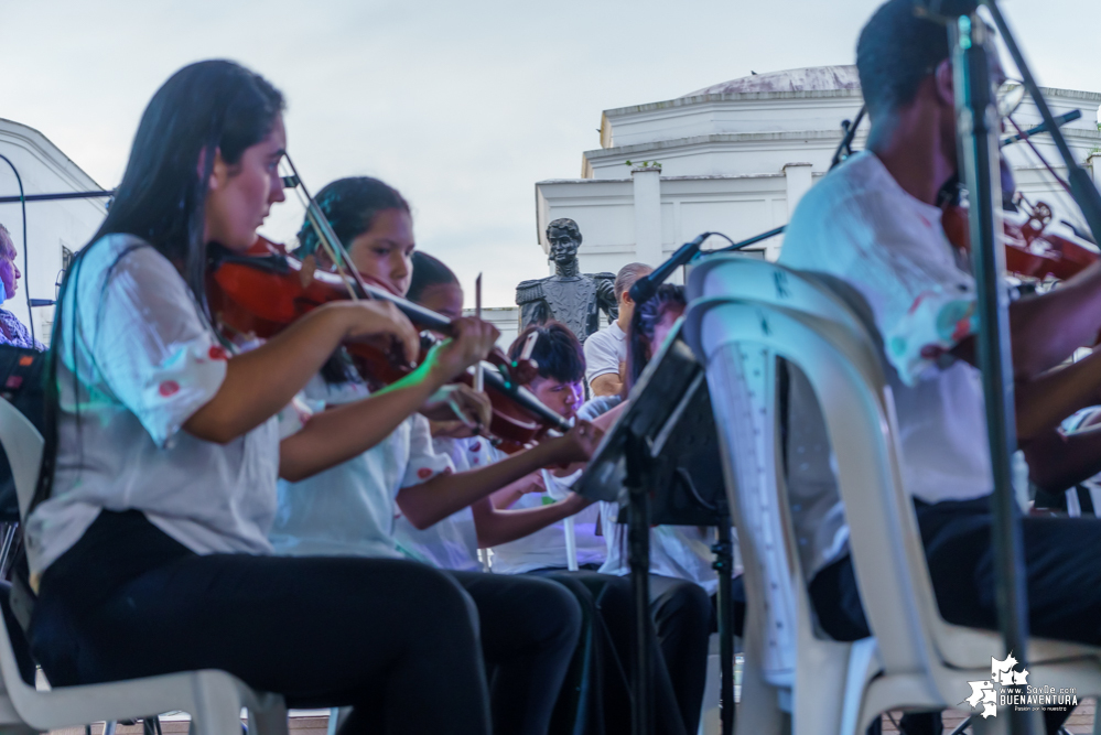 Niños, niñas y jóvenes de Buenaventura demostraron sus aptitudes musicales en el Estallido Cultural por la Paz y por la Vida