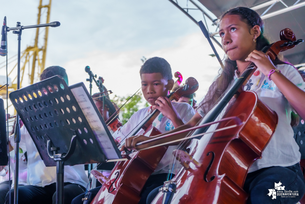 Niños, niñas y jóvenes de Buenaventura demostraron sus aptitudes musicales en el Estallido Cultural por la Paz y por la Vida