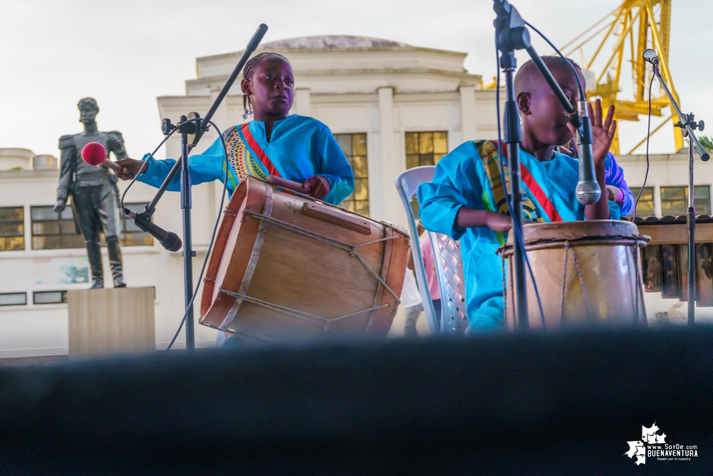 Niños, niñas y jóvenes de Buenaventura demostraron sus aptitudes musicales en el Estallido Cultural por la Paz y por la Vida