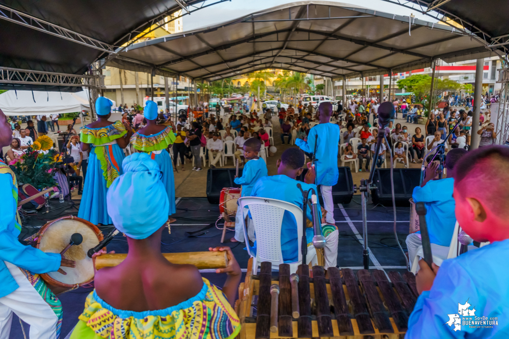 Niños, niñas y jóvenes de Buenaventura demostraron sus aptitudes musicales en el Estallido Cultural por la Paz y por la Vida
