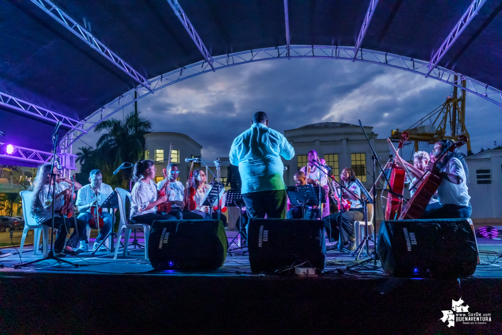 Niños, niñas y jóvenes de Buenaventura demostraron sus aptitudes musicales en el Estallido Cultural por la Paz y por la Vida