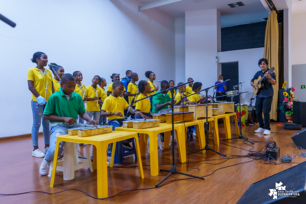 Niños, niñas y jóvenes de Buenaventura demostraron sus aptitudes musicales en el Estallido Cultural por la Paz y por la Vida