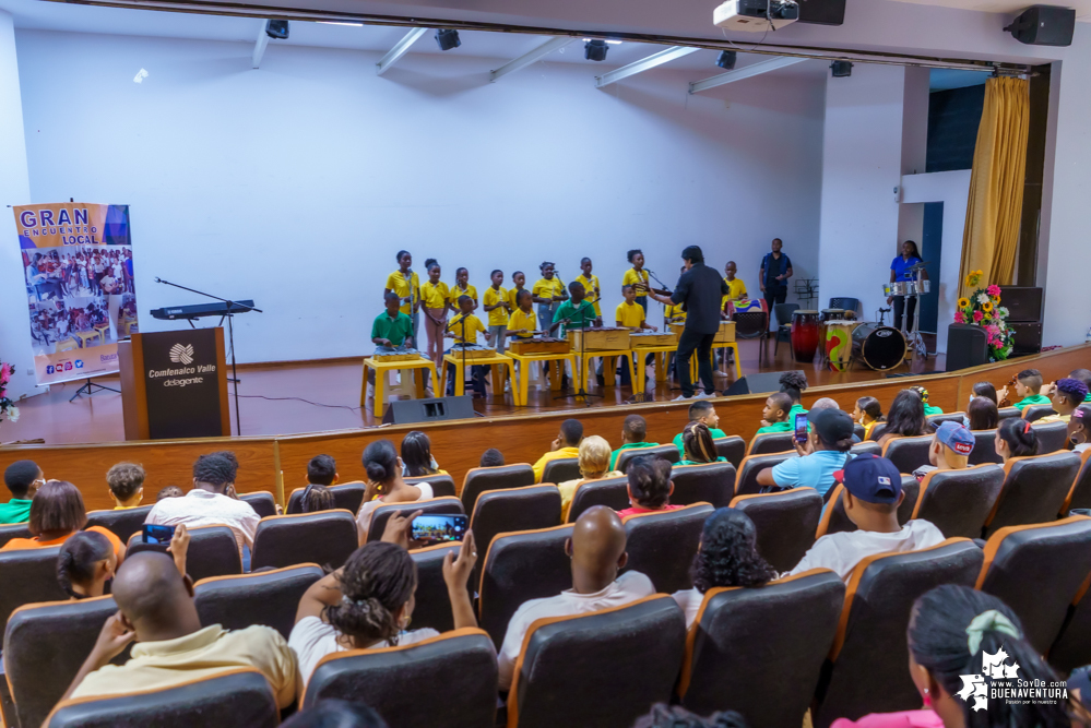 Niños, niñas y jóvenes de Buenaventura demostraron sus aptitudes musicales en el Estallido Cultural por la Paz y por la Vida