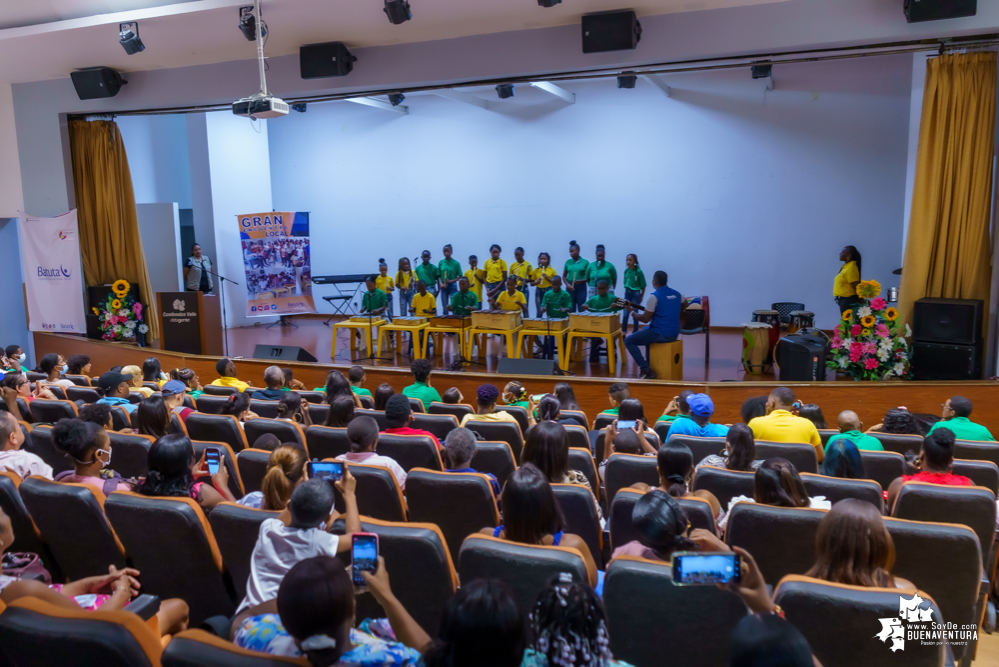 Niños, niñas y jóvenes de Buenaventura demostraron sus aptitudes musicales en el Estallido Cultural por la Paz y por la Vida