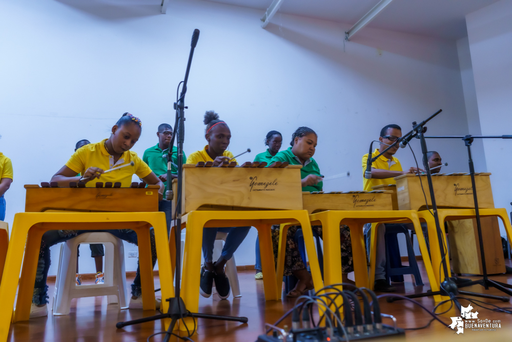 Niños, niñas y jóvenes de Buenaventura demostraron sus aptitudes musicales en el Estallido Cultural por la Paz y por la Vida