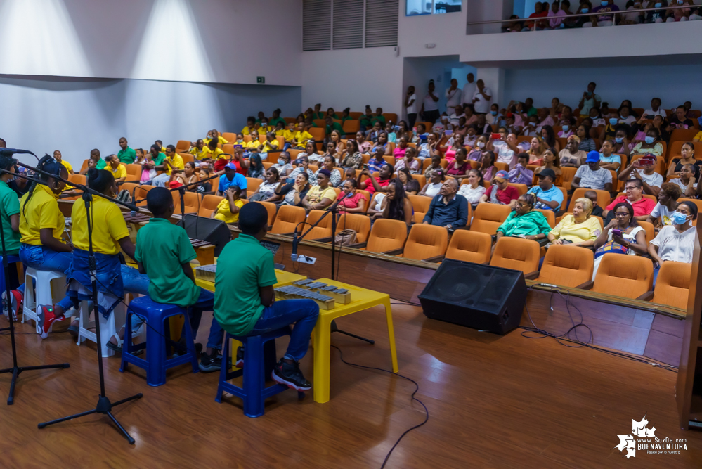 Niños, niñas y jóvenes de Buenaventura demostraron sus aptitudes musicales en el Estallido Cultural por la Paz y por la Vida