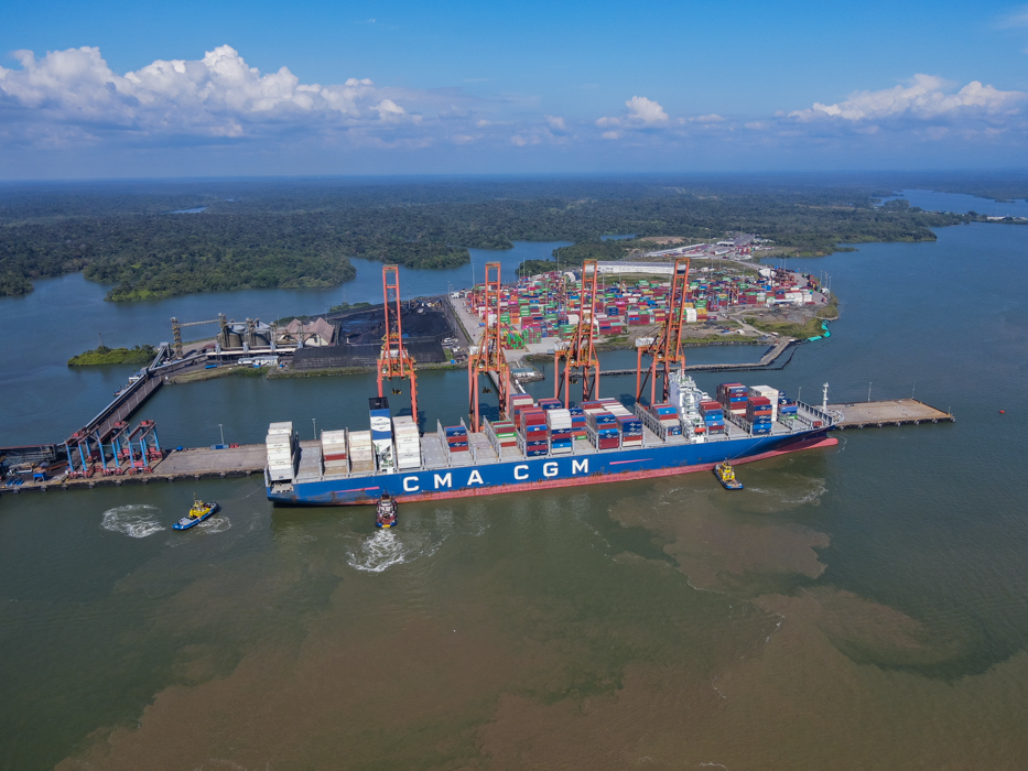 El Puerto Aguadulce recibió el buque portacontenedores con mayor capacidad de carga en la historia de Colombia