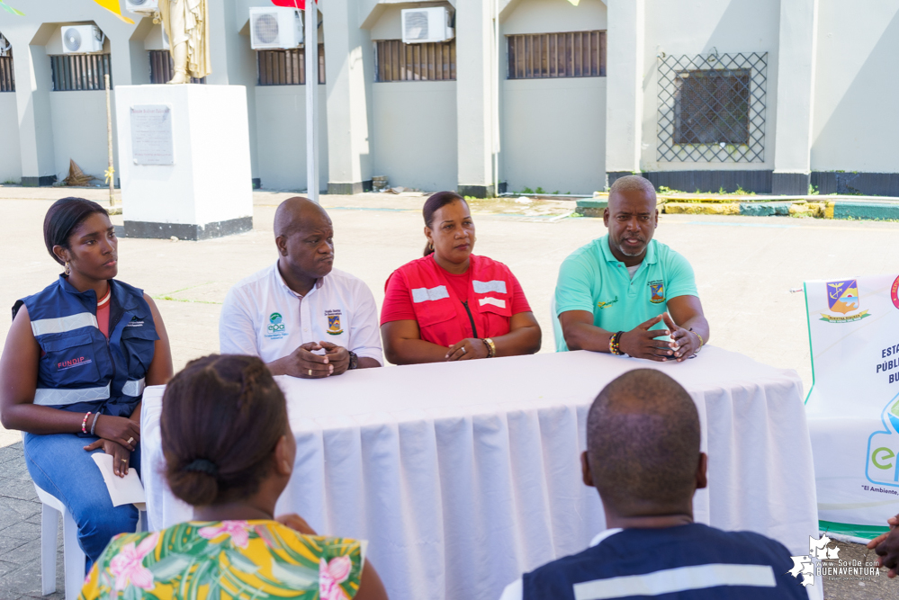 Recicladores de Buenaventura recibieron triciclos recolectores para facilitar su labor