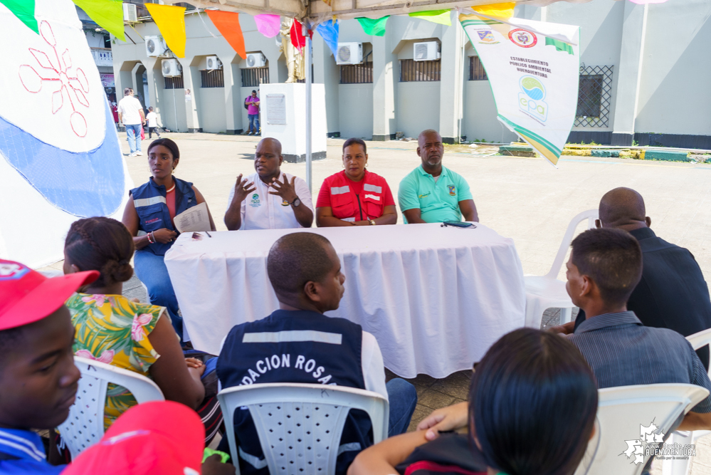 Recicladores de Buenaventura recibieron triciclos recolectores para facilitar su labor