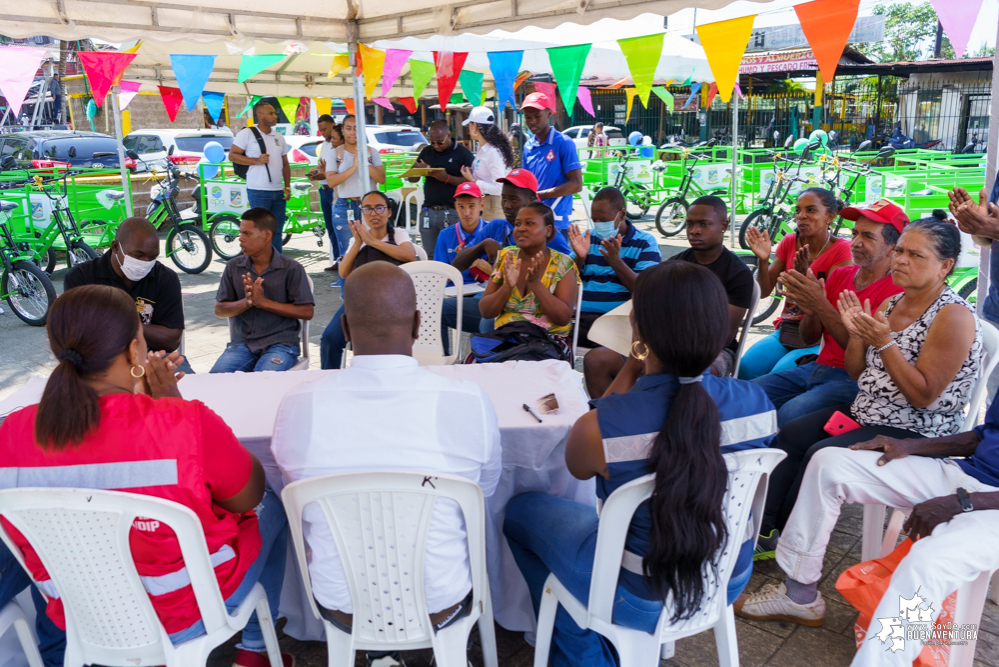 Recicladores de Buenaventura recibieron triciclos recolectores para facilitar su labor