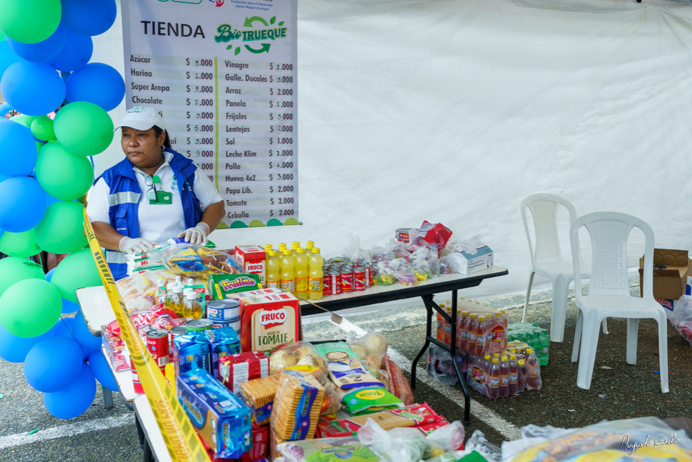Más de 10 toneladas de residuos aprovechables fueron recuperados por el EPA Buenaventura en el barrio Juan XXIII durante el BioTrueque