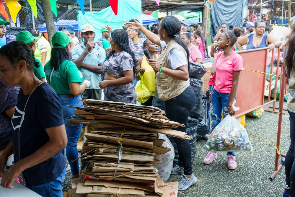 Más de 10 toneladas de residuos aprovechables fueron recuperados por el EPA Buenaventura en el barrio Juan XXIII durante el BioTrueque