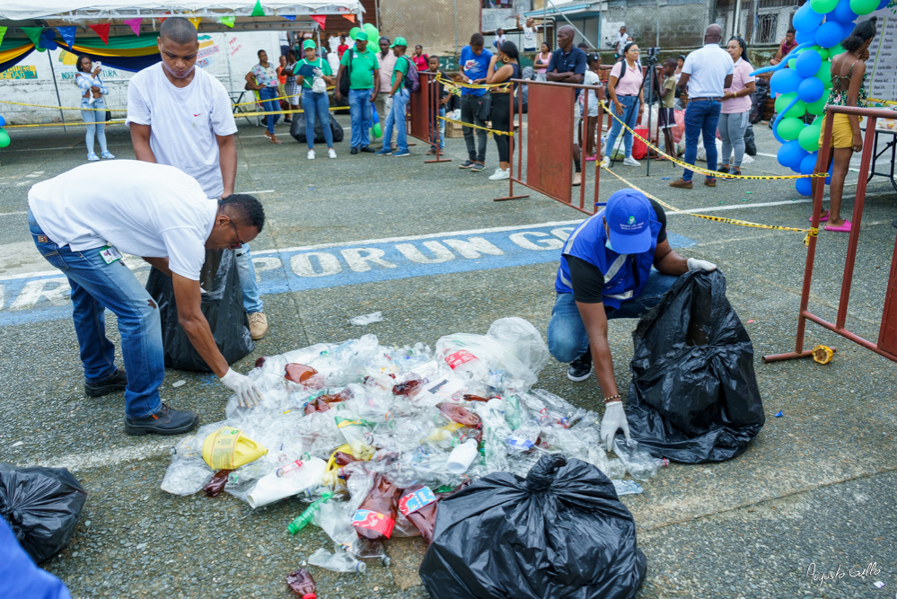 Más de 10 toneladas de residuos aprovechables fueron recuperados por el EPA Buenaventura en el barrio Juan XXIII durante el BioTrueque