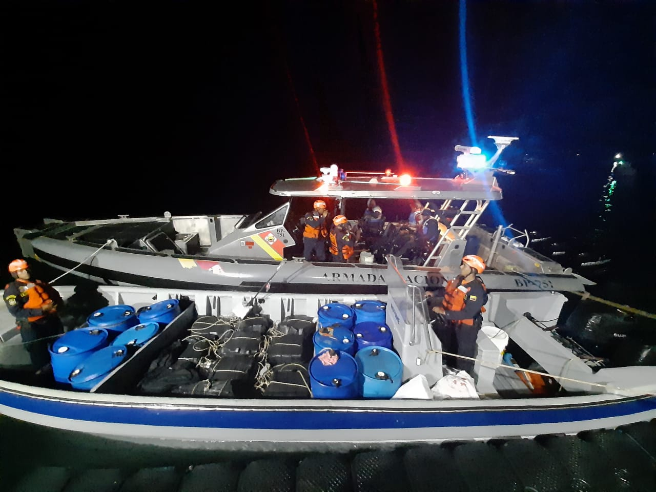 La Armada de Colombia 1.368 kilos de estupefacientes en aguas del pacífico colombiano