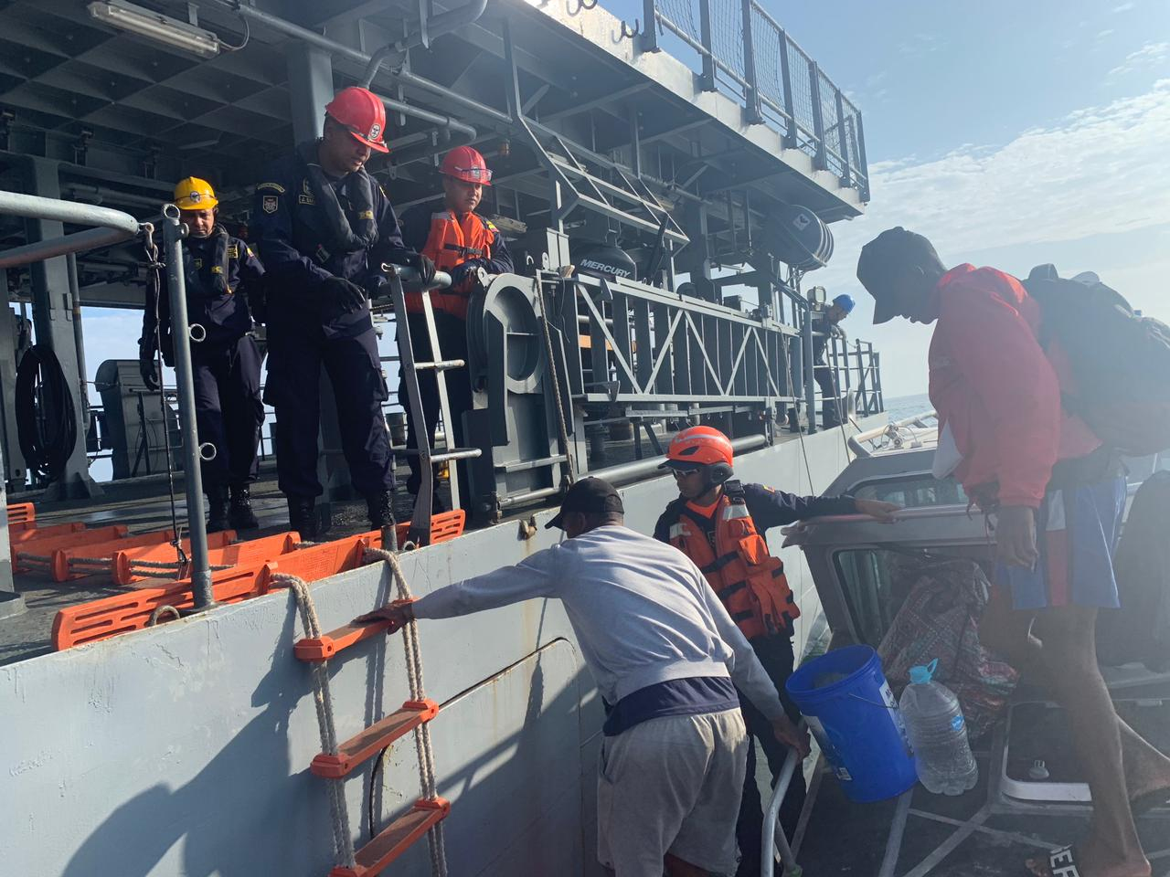 Luego de llevar 6 días a la deriva, fueron rescatados 3 pescadores cerca a la Isla de Malpelo