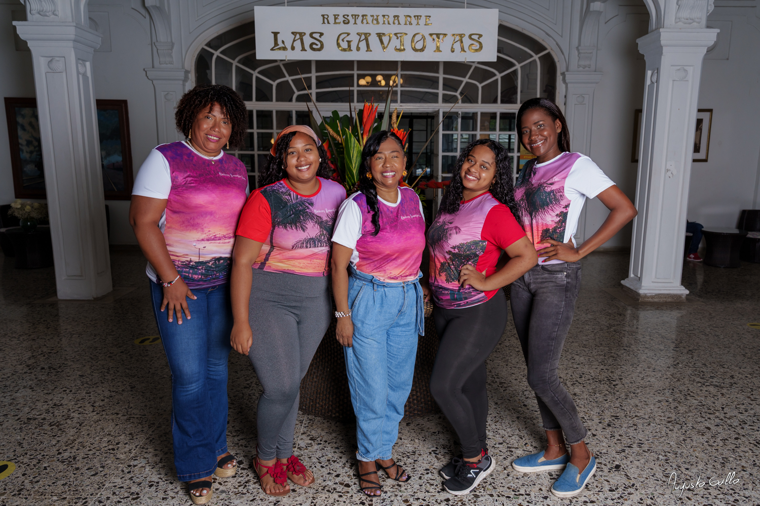 Un pequeño reconocimiento a un grupo de mujeres de Buenaventura 