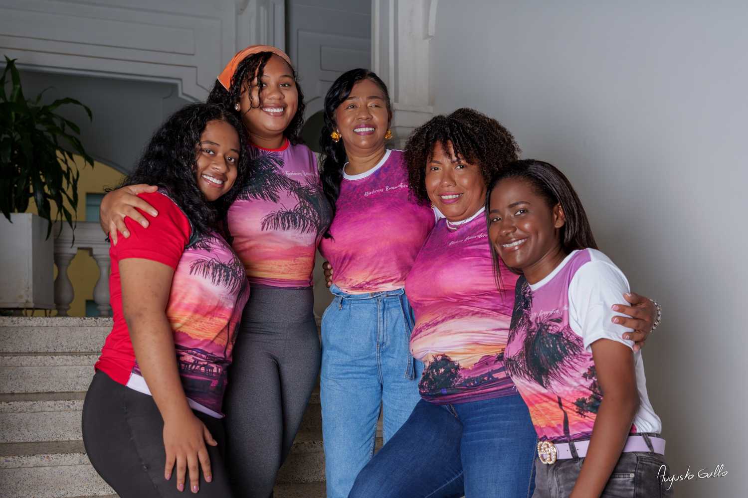 Un pequeño reconocimiento a un grupo de mujeres de Buenaventura 