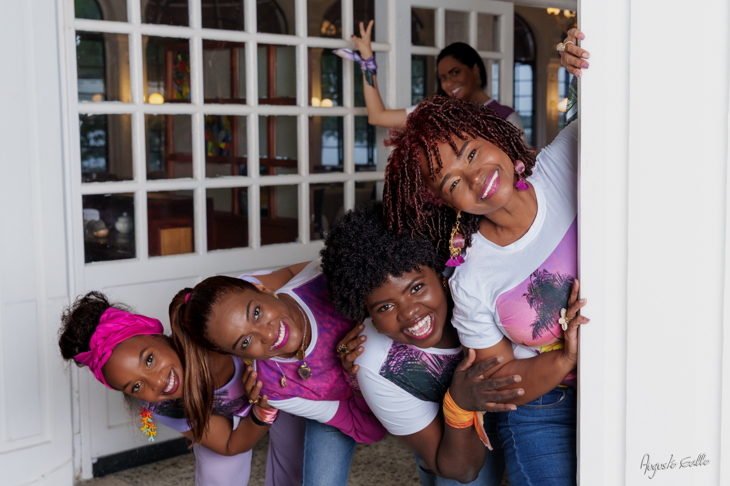 Un pequeño reconocimiento a un grupo de mujeres de Buenaventura 