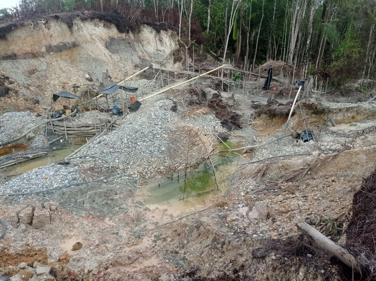 La Fuerza Pública realizó un operativo exitoso contra la minería ilegal en el Departamento del Cauca