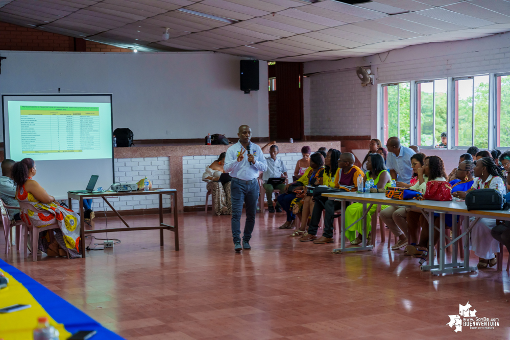 El Ministerio de Educación estableció compromisos con personeros y contralores estudiantiles de Buenaventura