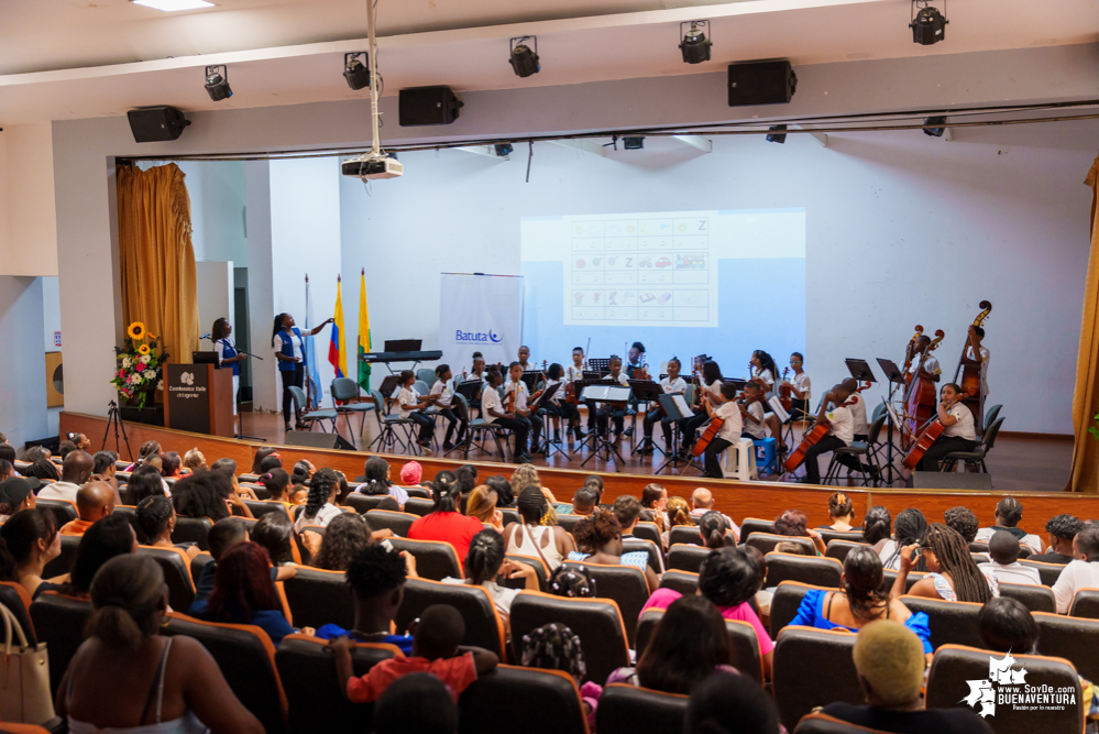 El Centro Musical Sinfónico Lleras de Batuta realizó el concierto “Buenaventura Suena Bonito”