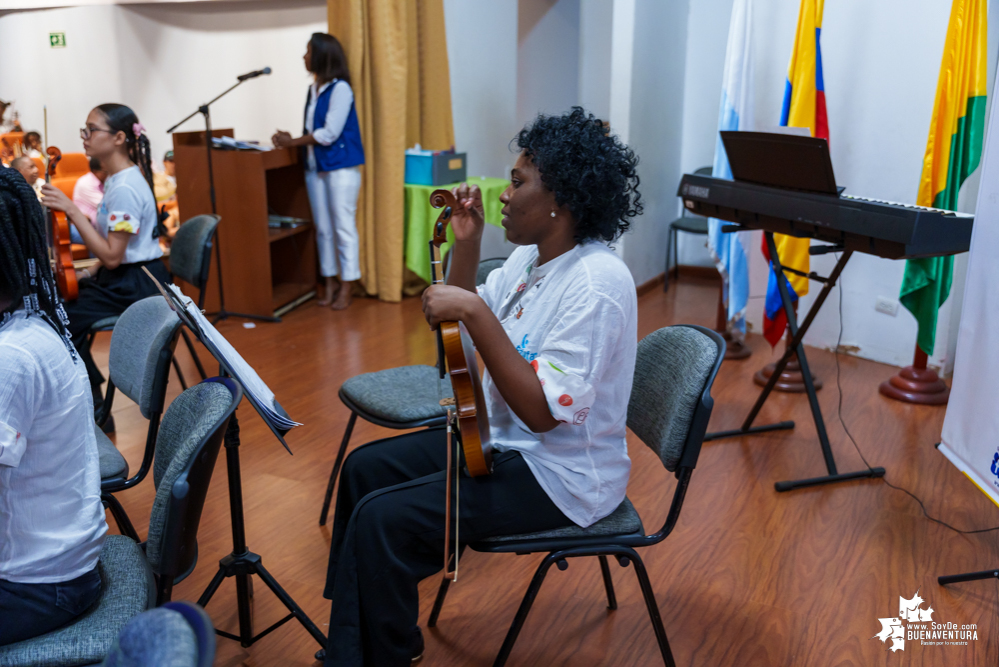 El Centro Musical Sinfónico Lleras de Batuta realizó el concierto “Buenaventura Suena Bonito”